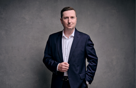 Teenageři míří do posiloven. Mobil z&nbsp;ruky nepustí, ale pohybu rozumějí